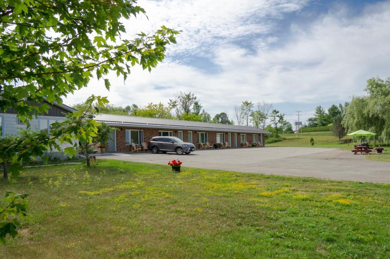 Wayside Motel Manitoulin Manitowaning Exterior photo