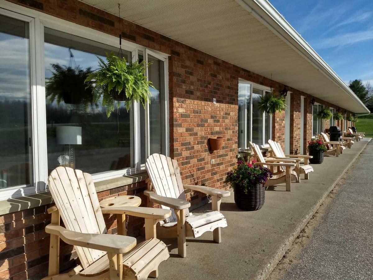 Wayside Motel Manitoulin Manitowaning Exterior photo